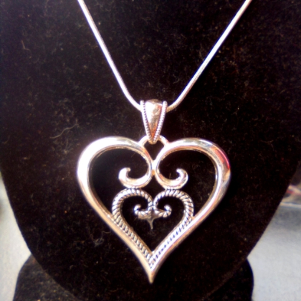NEW STERLING SILVER HEART NECKLACE